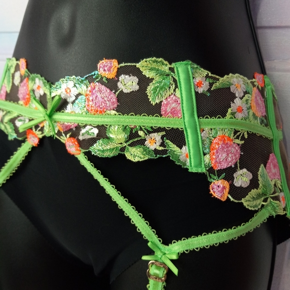 GARTER BELT SOLD! Honey Birdette luxury lingerie 🍓 & 🌸 set! - Picture 12 of 16